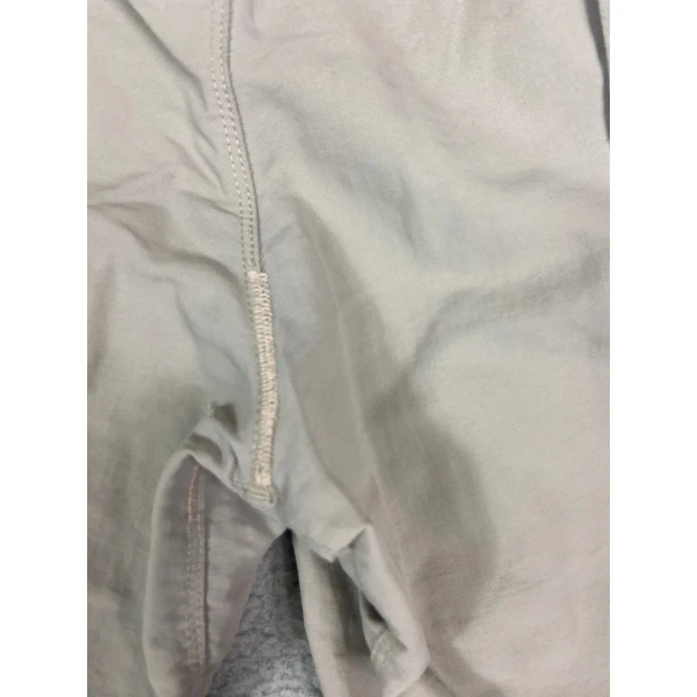 The North Face Mens Tan Nylon Hiking Cargo Shorts XL Long Integrated Belt‎